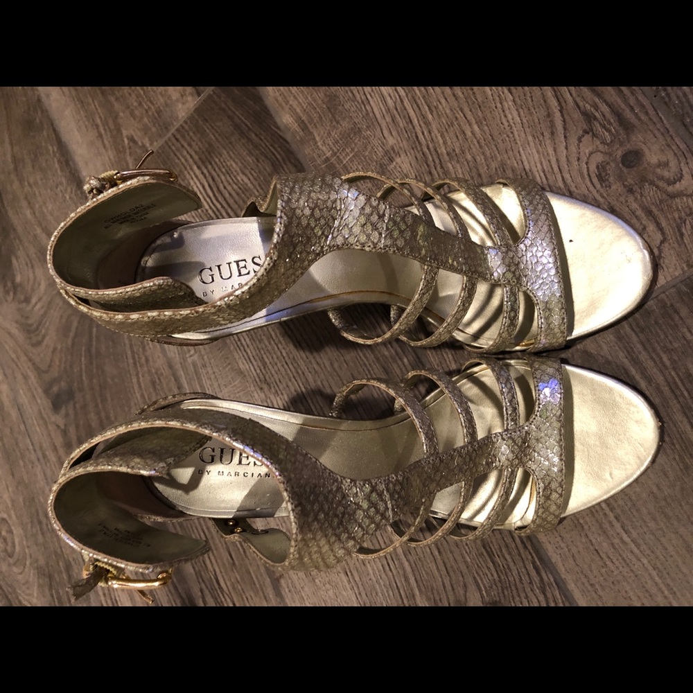 Guess by Marciano pumps